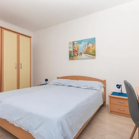 Cesljar Appartamento Makarska